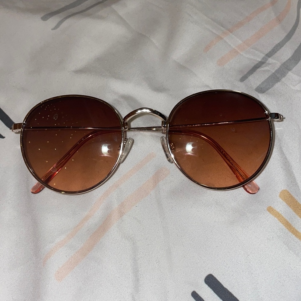 round sunglasses